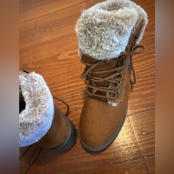 Shoes - Picture 2 of 3